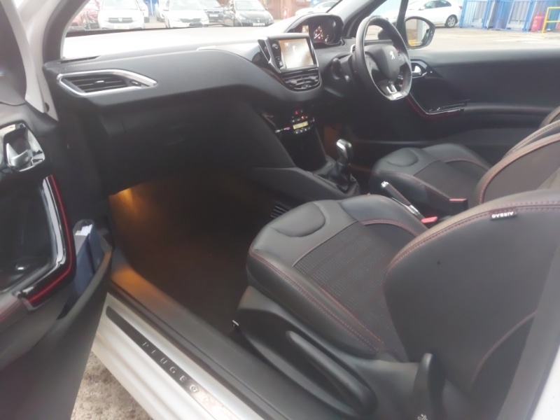Used Peugeot 208 2016 for sale - 76540483: Photo 13