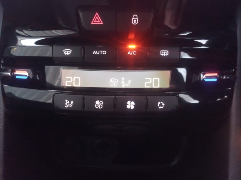 Used Peugeot 208 2016 for sale - 76540483: Photo 15