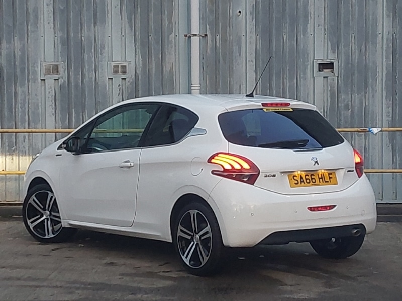 Used Peugeot 208 2016 for sale - 76540483: Photo 3