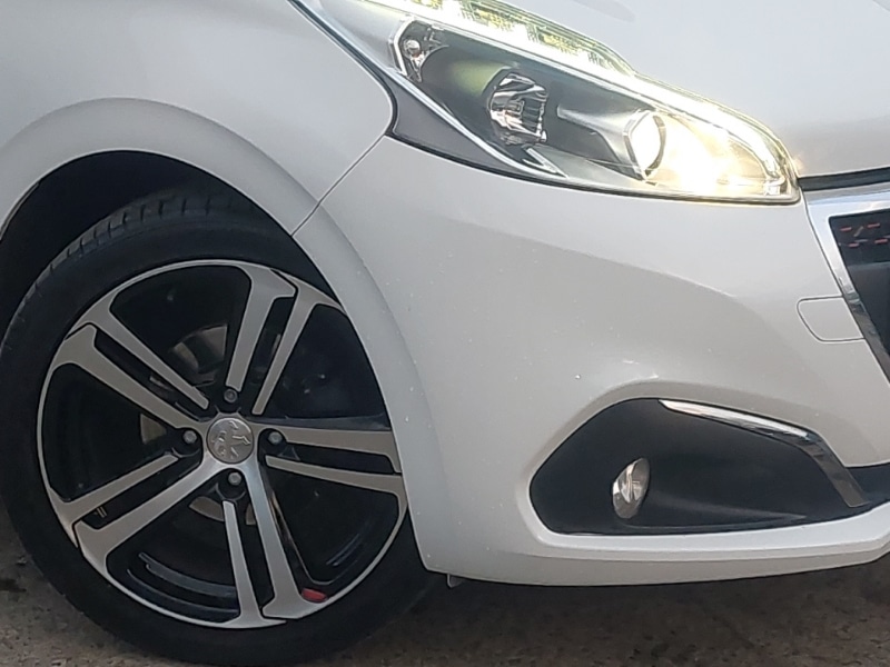 Used Peugeot 208 2016 for sale - 76540483: Photo 9
