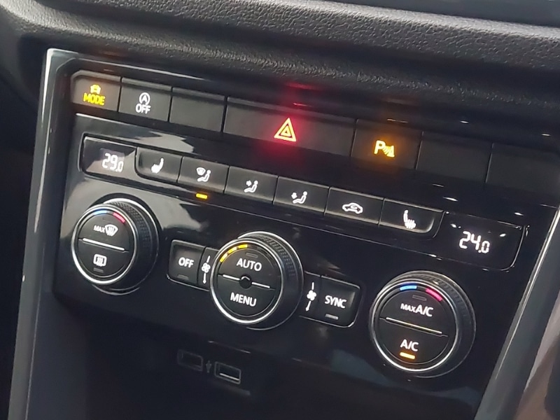 Used Volkswagen T-Roc 2018 for sale - 76951676: Photo 11