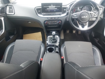 Used Kia XCeed 2023 for sale - 76199474: Photo 2