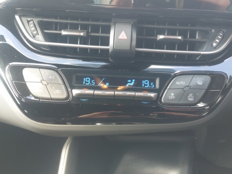 Used Toyota C-HR 2023 for sale - 78224958: Photo 11