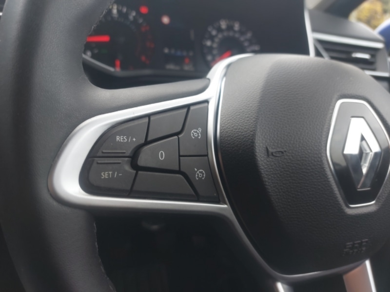 Used Renault Clio 2021 for sale - 76354375: Photo 17