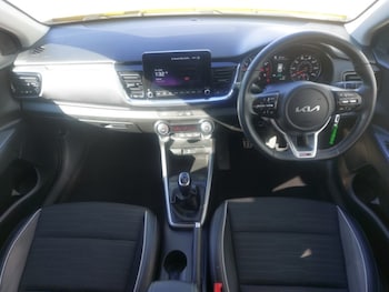 Used Kia Stonic 2022 for sale - 76071312: Photo 2