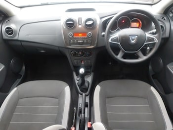 Used Dacia Sandero Stepway 2020 for sale - 77299571: Photo
