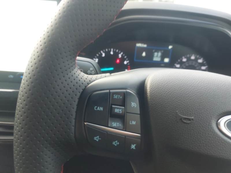 Used Ford Focus 2023 for sale - 76763584: Photo 17