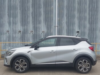 Used Renault Captur 2021 for sale - 77062607: Photo