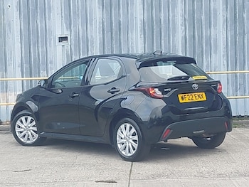 Used Toyota Yaris 2022 for sale - 77062606: Photo