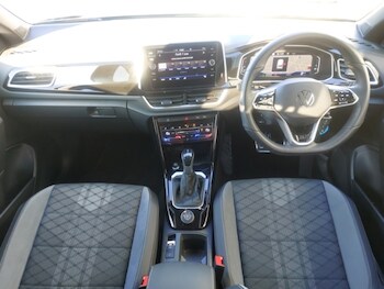 Used Volkswagen T-Roc 2022 for sale - 78391489: Photo