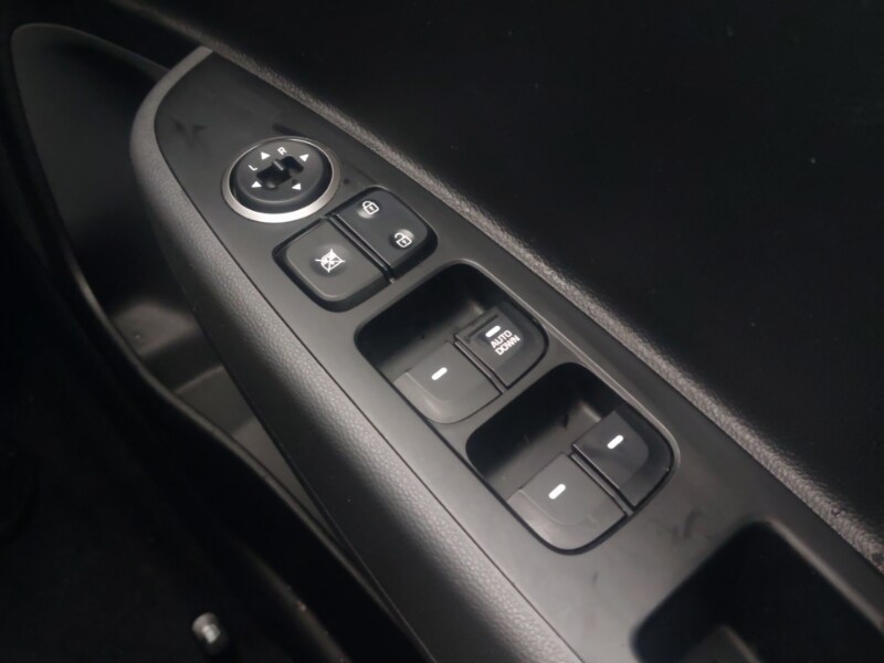 Used Hyundai i10 2019 for sale - 76533433: Photo 13