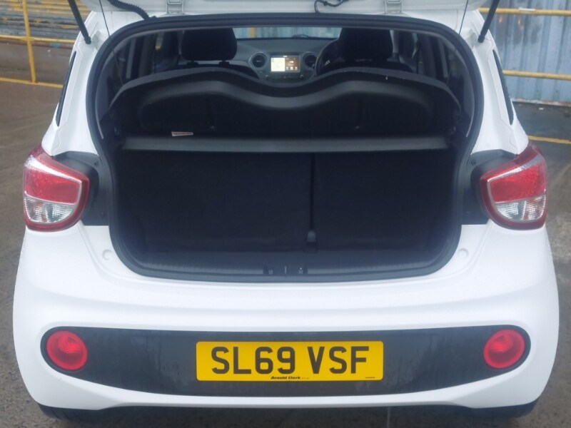 Used Hyundai i10 2019 for sale - 76533433: Photo 8