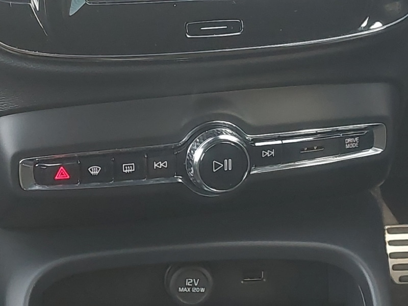 Used Volvo XC40 2021 for sale - 76354374: Photo 11