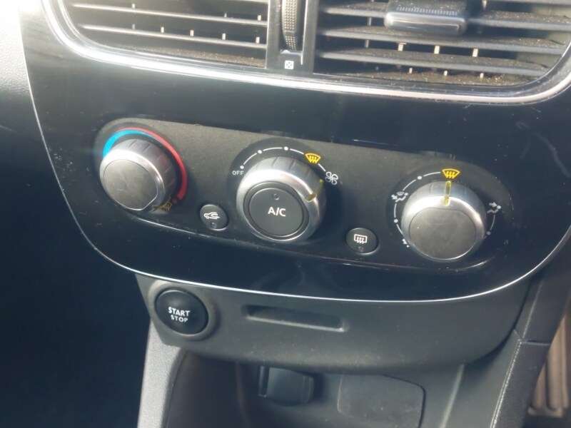 Used Renault Clio 2018 for sale - 77183802: Photo 11