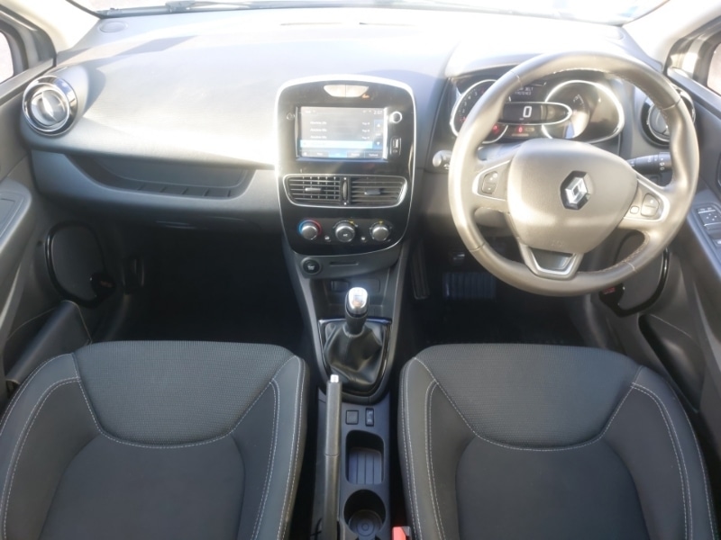 Used Renault Clio 2018 for sale - 77183802: Photo 2