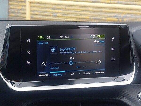 Used Peugeot 2008 2022 for sale - 76188185: Photo 10