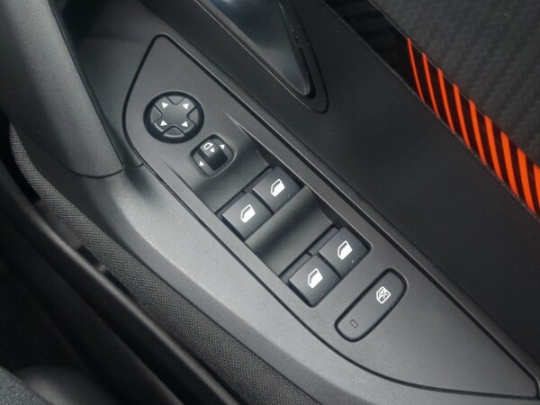 Used Peugeot 2008 2022 for sale - 76188185: Photo 12