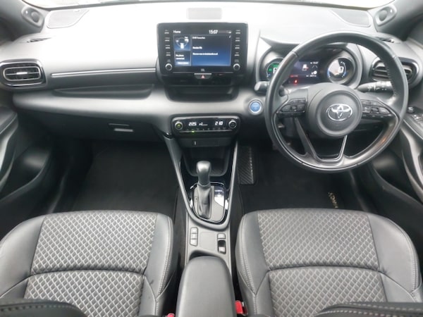 Used Toyota Yaris 2021 for sale - 76213467: Photo 2
