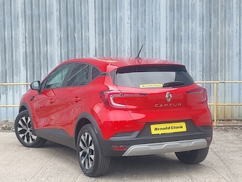 Used Renault Captur 2023 for sale - 79273842: Photo