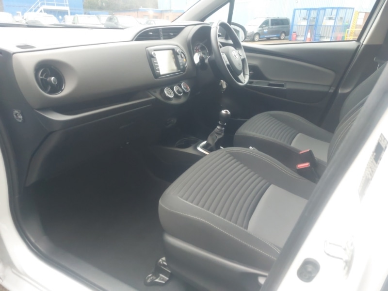 Used Toyota Yaris 2019 for sale - 76947610: Photo 13