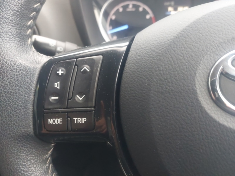 Used Toyota Yaris 2019 for sale - 76947610: Photo 17