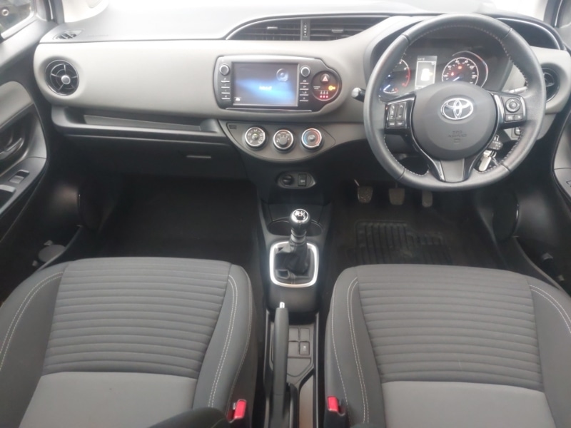 Used Toyota Yaris 2019 for sale - 76947610: Photo 2