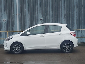 Used Toyota Yaris 2019 for sale - 76947610: Photo