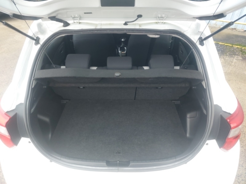 Used Toyota Yaris 2019 for sale - 76947610: Photo 8