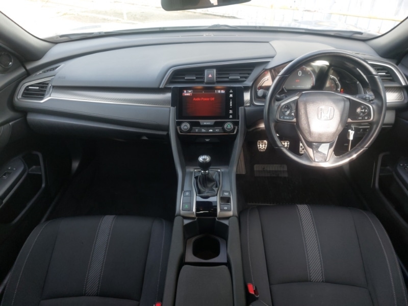 Used Honda Civic 2018 for sale - 76471581: Photo 2