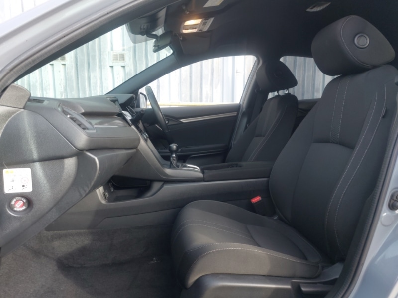 Used Honda Civic 2018 for sale - 76471581: Photo 5