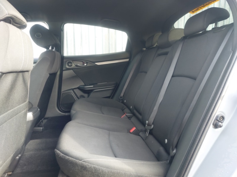 Used Honda Civic 2018 for sale - 76471581: Photo 6