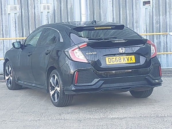 Used Honda Civic 2018 for sale - 76055341: Photo 3