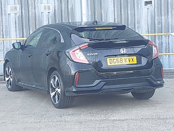 Used Honda Civic 2018 for sale - 76055341: Photo 3