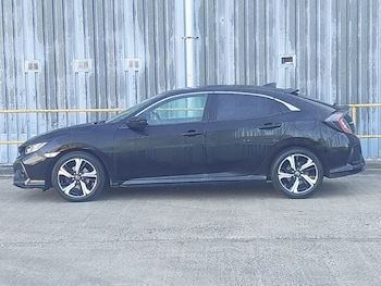 Used Honda Civic 2018 for sale - 76055341: Photo 4
