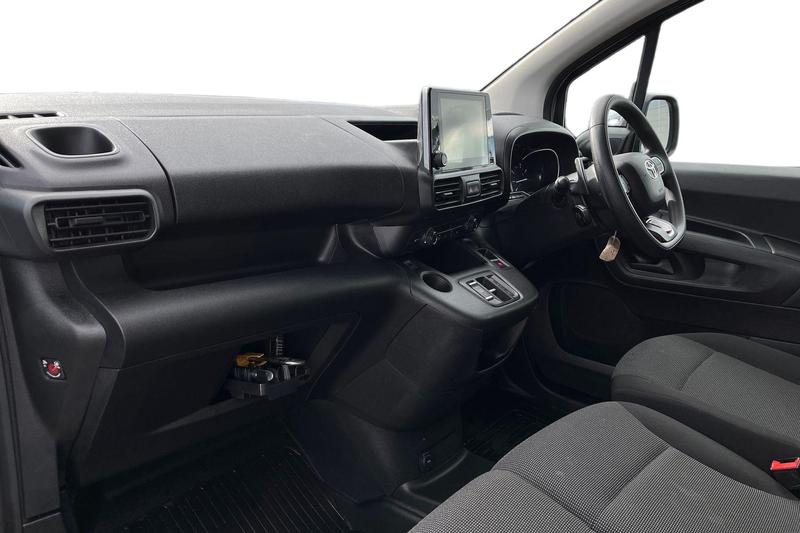 Used Toyota ProAce 2024 for sale - 77649969: Photo 3