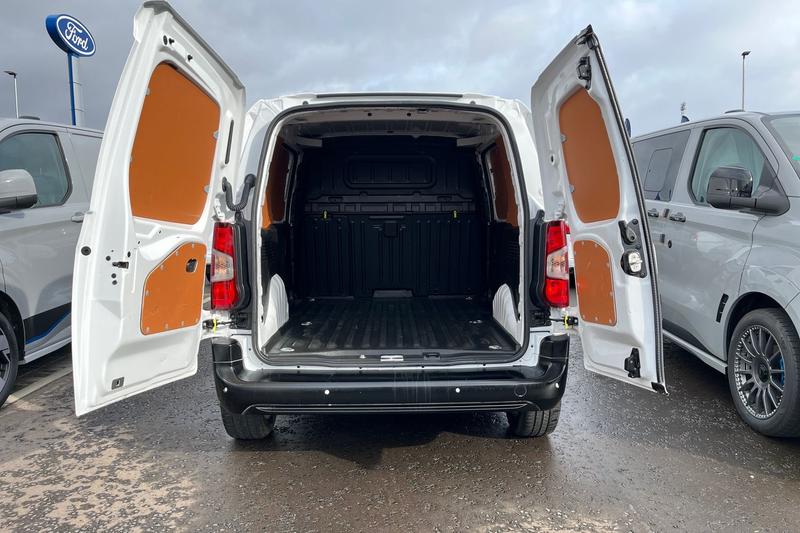 Used Toyota ProAce 2024 for sale - 77649969: Photo 6