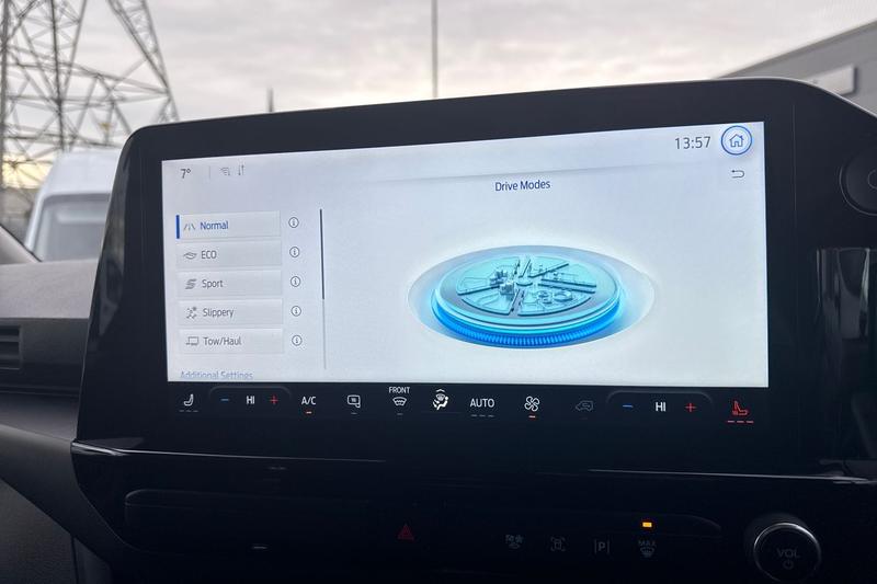 Used Ford E-Transit 2025 for sale - 76904511: Photo 32