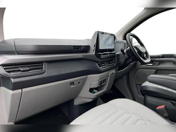 Used Ford Tourneo Custom 2025 for sale - 77679552: Photo