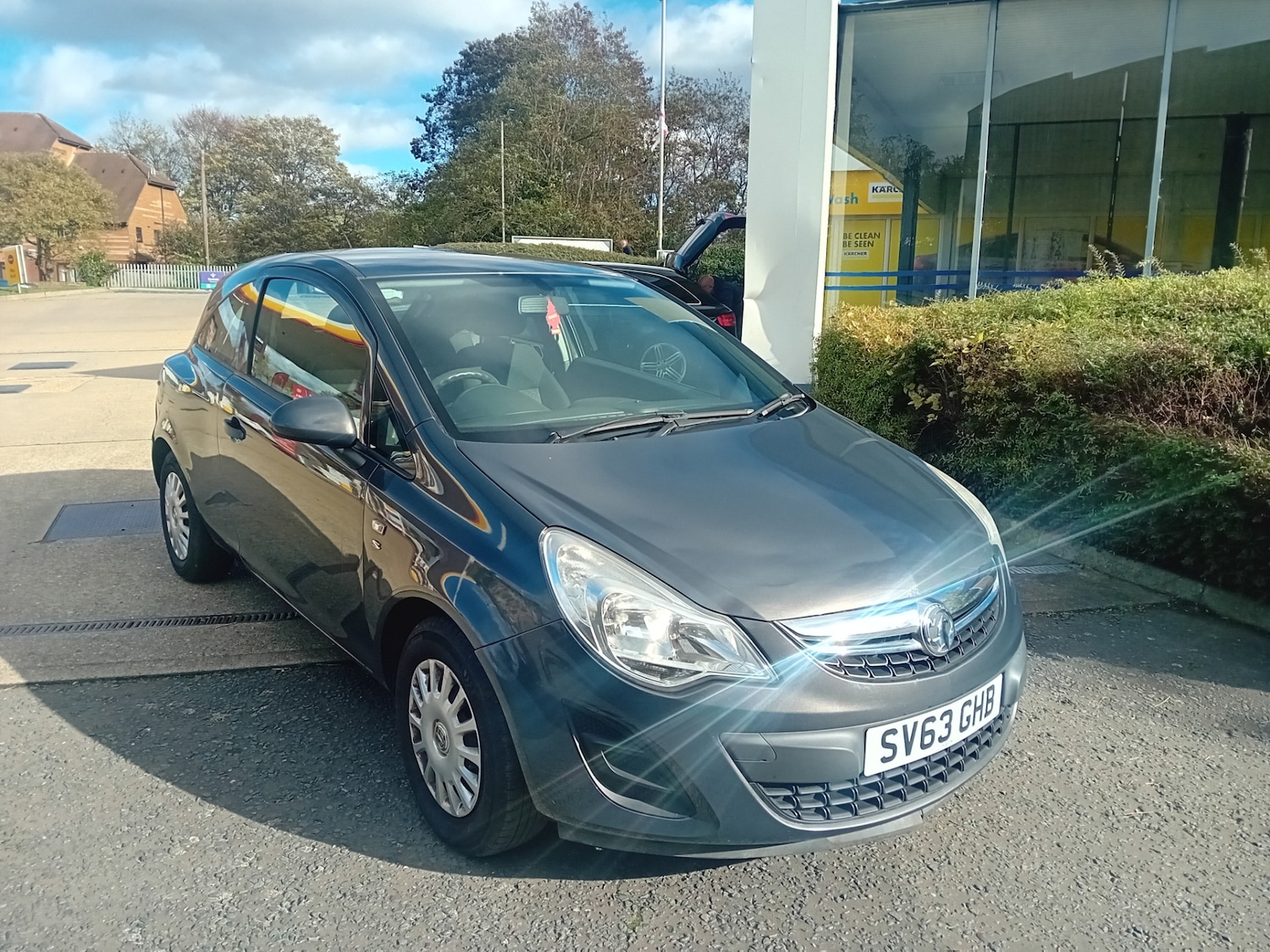 Used Vauxhall Corsa 2013 for sale - 76364989: Photo 2