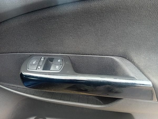 Used Vauxhall Corsa 2009 for sale - 76170951: Photo 18
