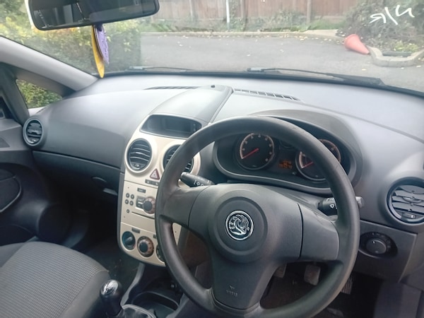 Used Vauxhall Corsa 2009 for sale - 76170951: Photo 19