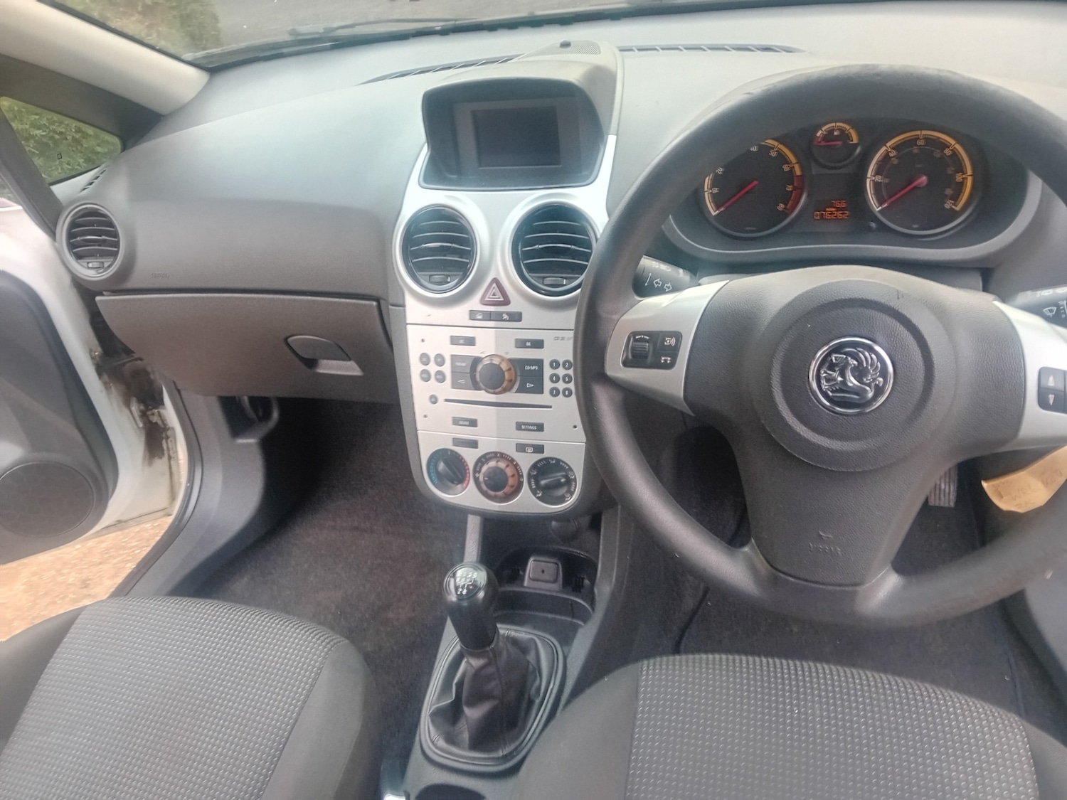 Used Vauxhall Corsa 2011 for sale - 76493832: Photo 19