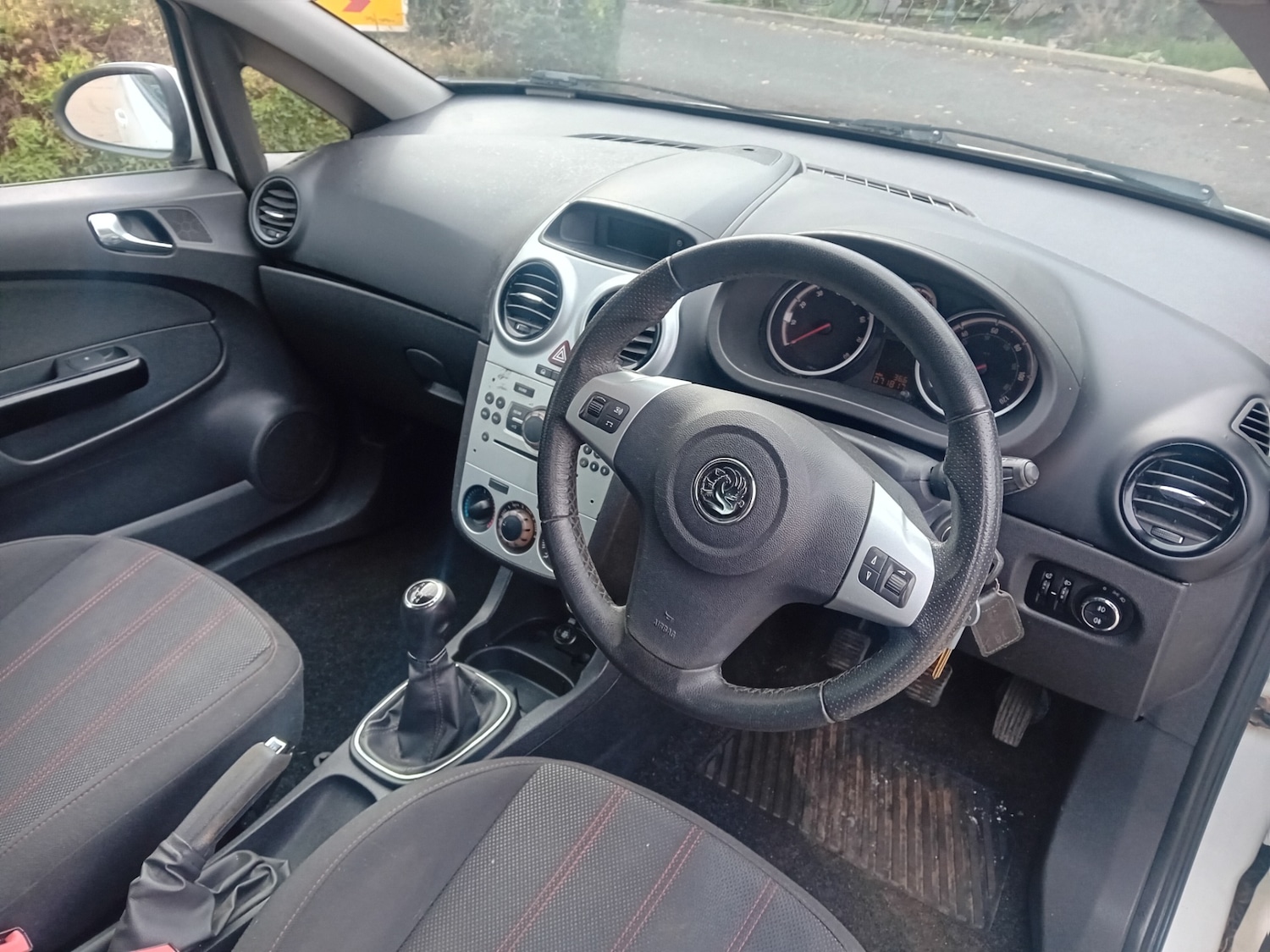 Used Vauxhall Corsa 2010 for sale - 76310000: Photo 22