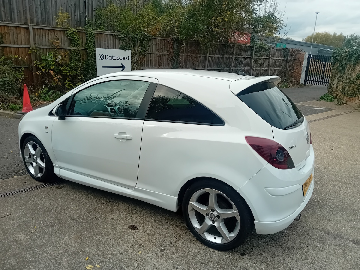 Used Vauxhall Corsa 2010 for sale - 76310000: Photo 8