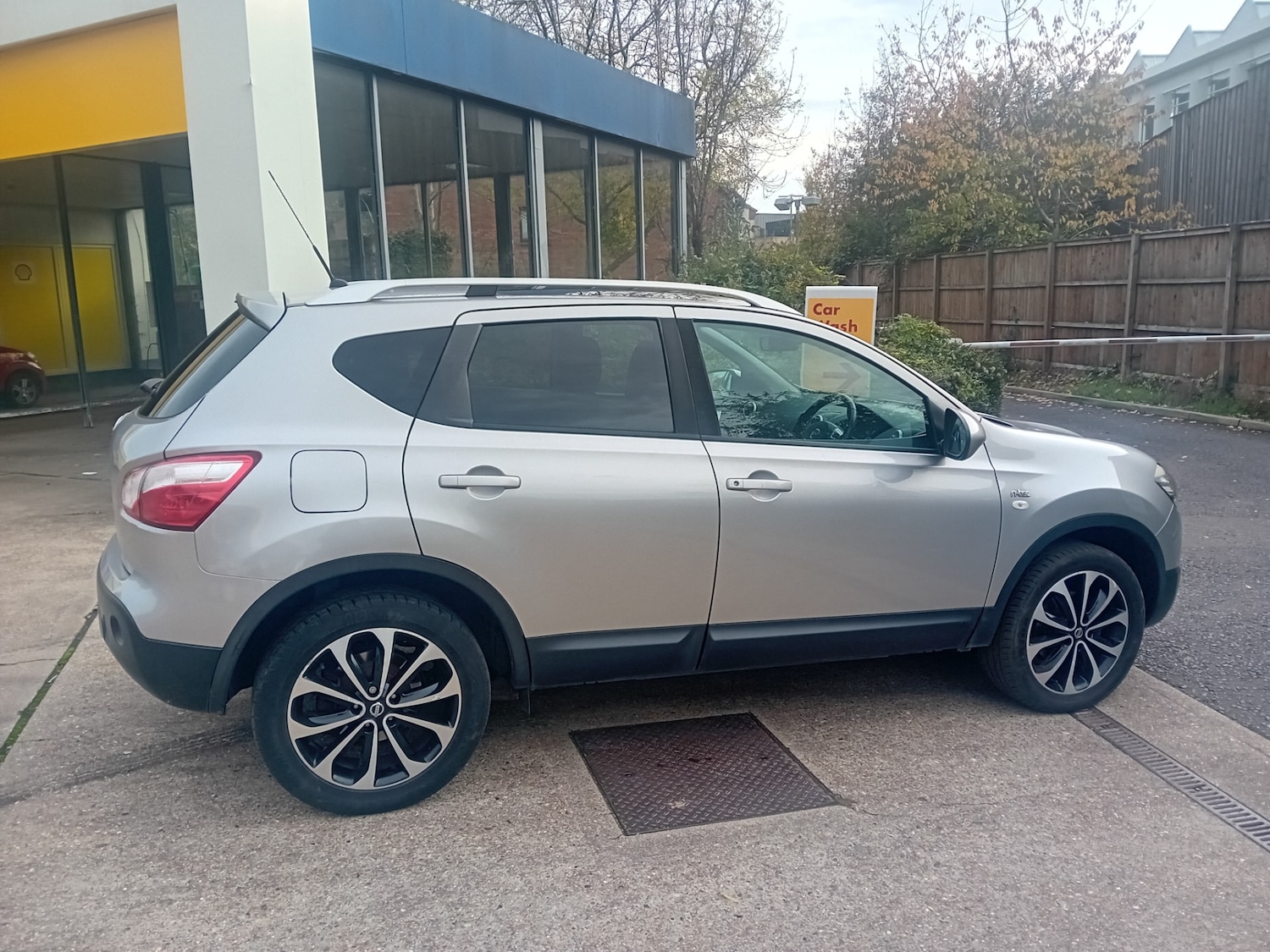 Used Nissan Qashqai 2011 for sale - 76415325: Photo 11