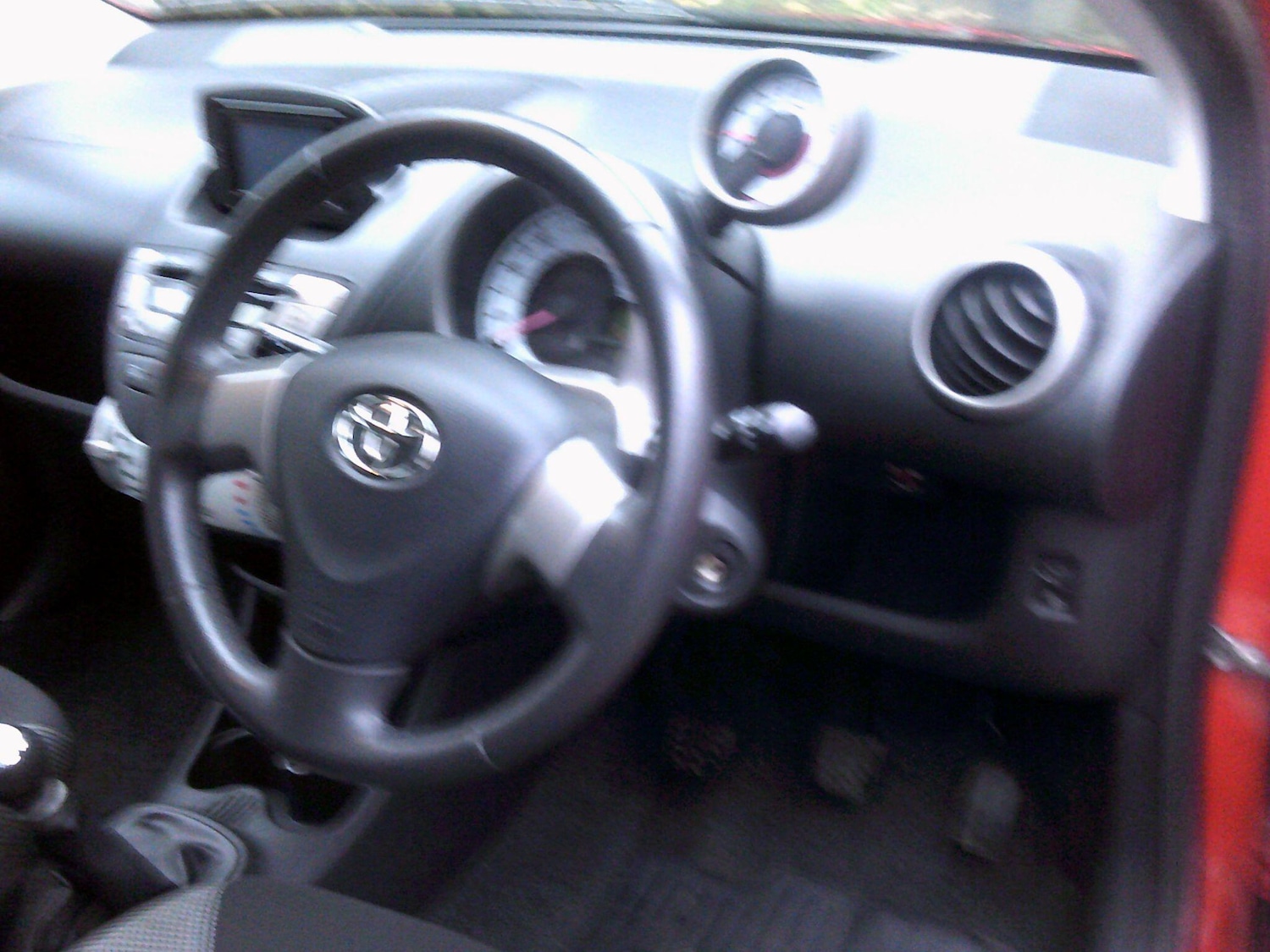 Used Toyota AYGO 2014 for sale - 76824931: Photo 8