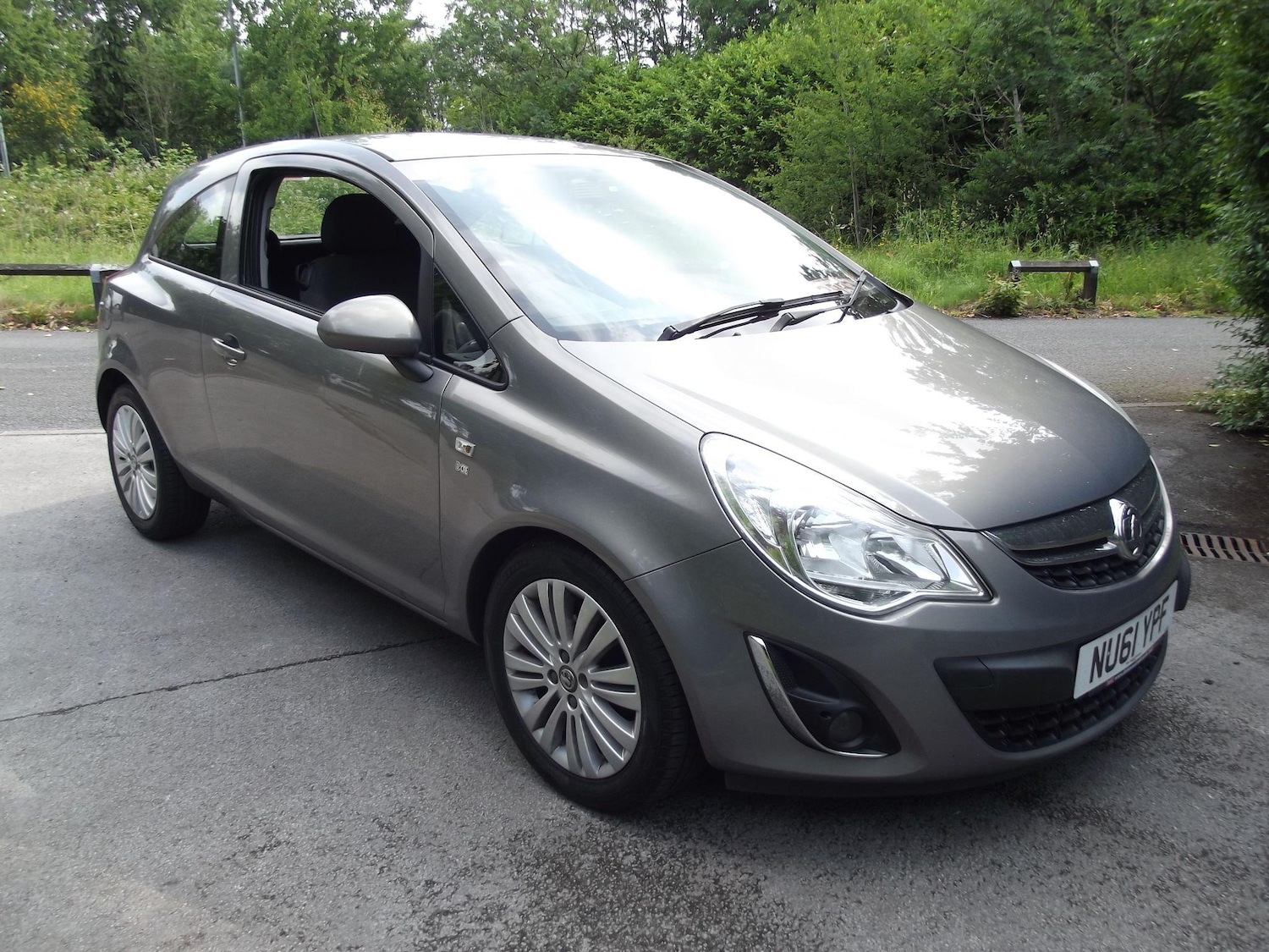 Used Vauxhall Corsa 2011 for sale - 76188662: Photo 1