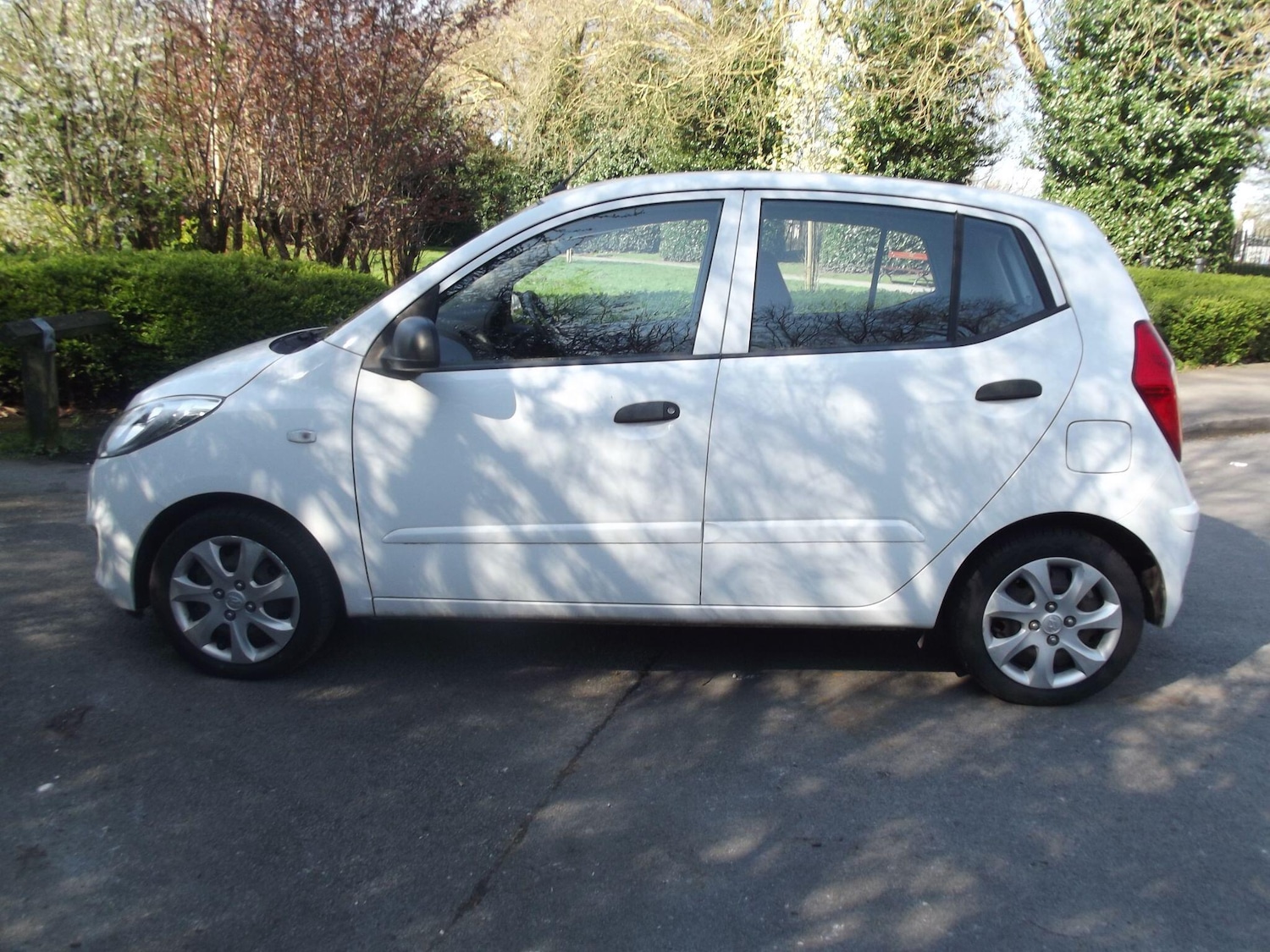 Used Hyundai i10 2013 for sale - 77956939: Photo 3