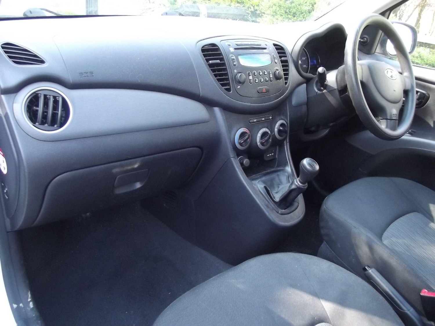 Used Hyundai i10 2013 for sale - 77956939: Photo 8