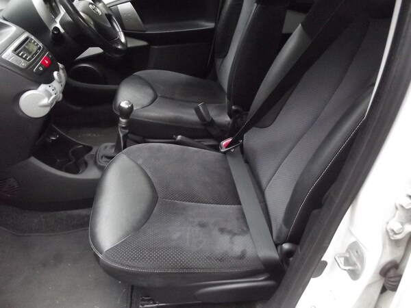Used Toyota AYGO 2012 for sale - 76314407: Photo 12